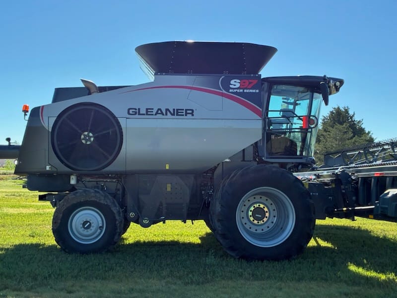 2024 Gleaner S97 Equipment Image0