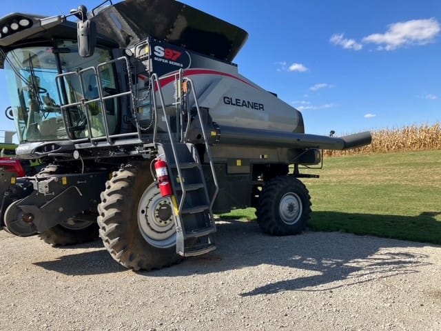 Main image Gleaner S97