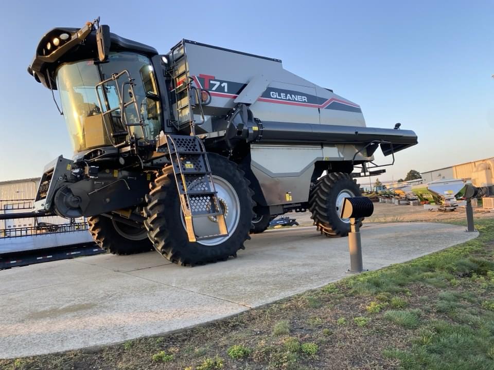 Image of Gleaner T71 Primary image