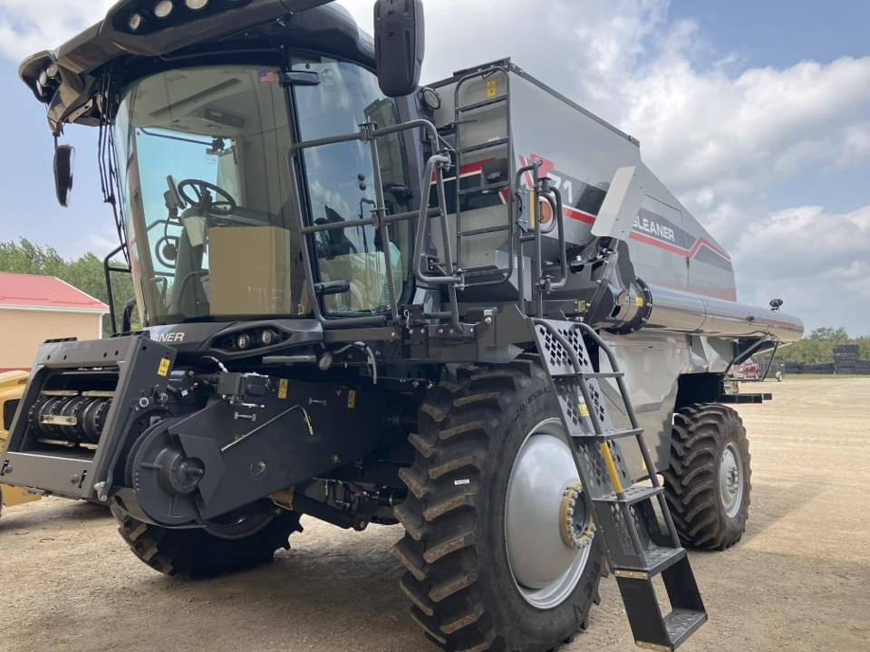 Image of Gleaner T71 Image 0