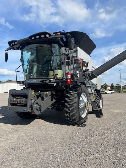 Main image Gleaner T81