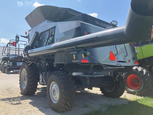 Image of Gleaner S97 equipment image 3