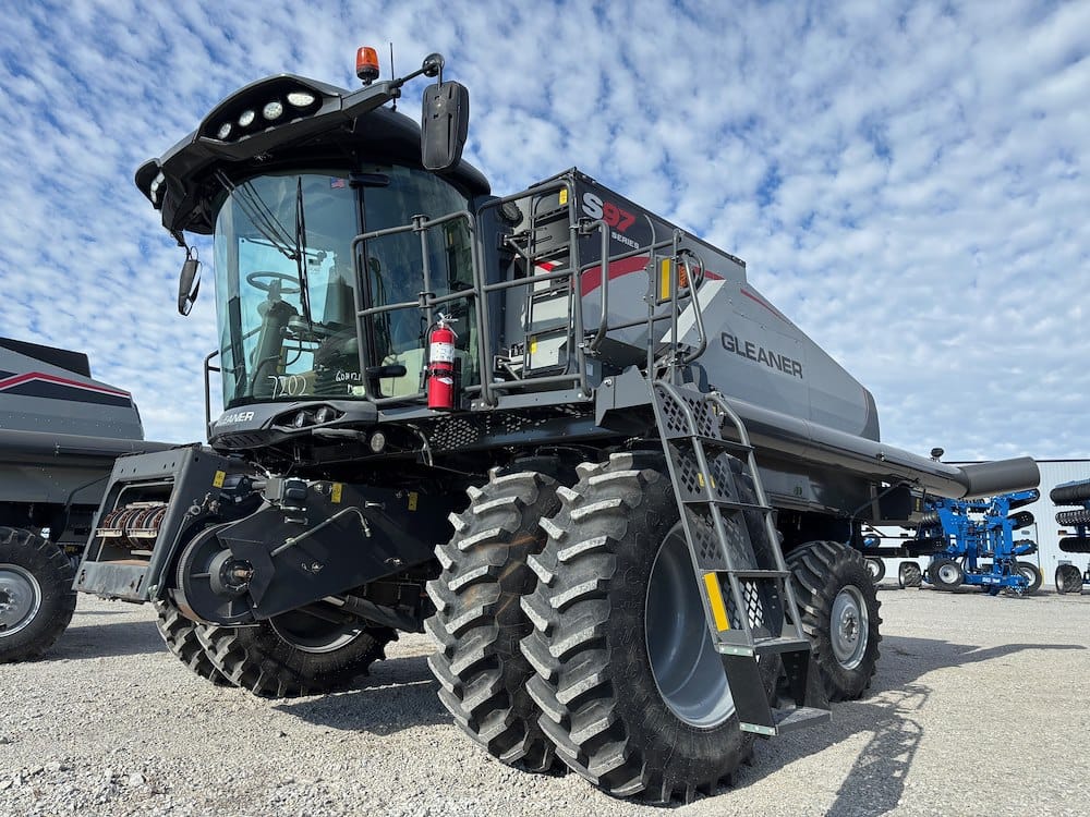 2022 Gleaner S97 Equipment Image0