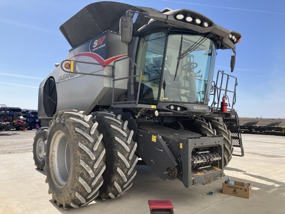 2022 Gleaner S97 Equipment Image0