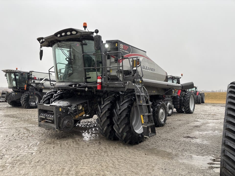 2022 Gleaner S97 Equipment Image0