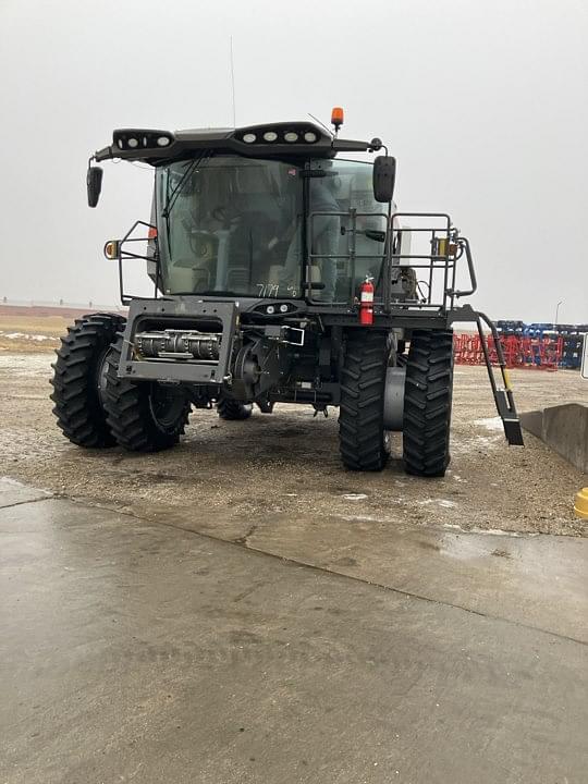 Image of Gleaner S97 equipment image 3