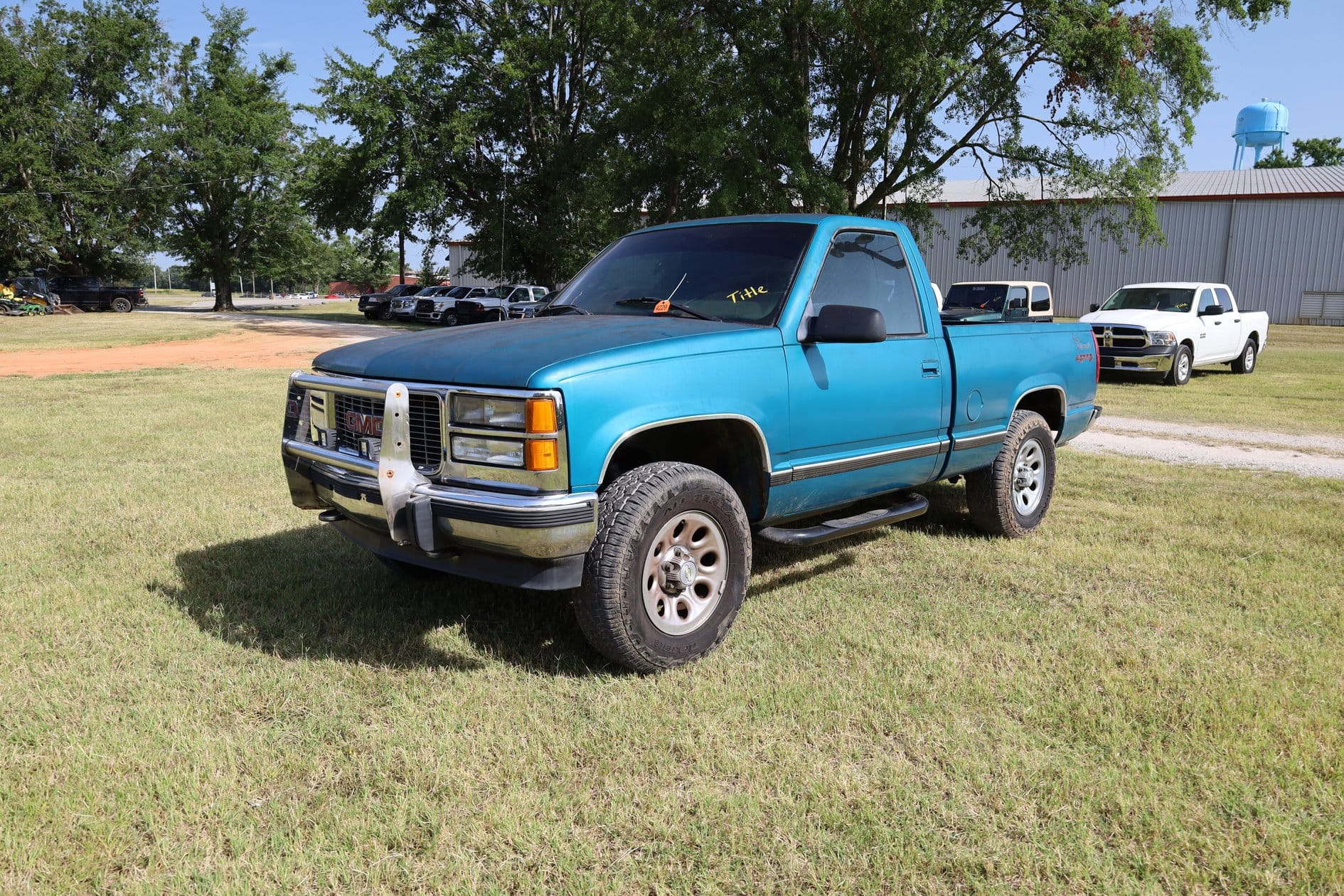 GMC 1500 Equipment Image0
