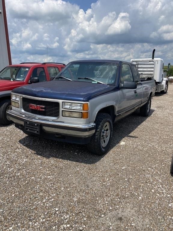 GMC 1500 Equipment Image0