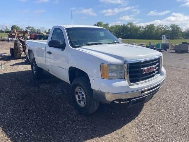 Image of GMC 2500 equipment image 1