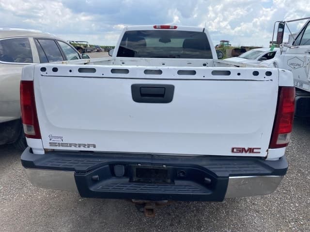 Image of GMC 2500HD equipment image 2