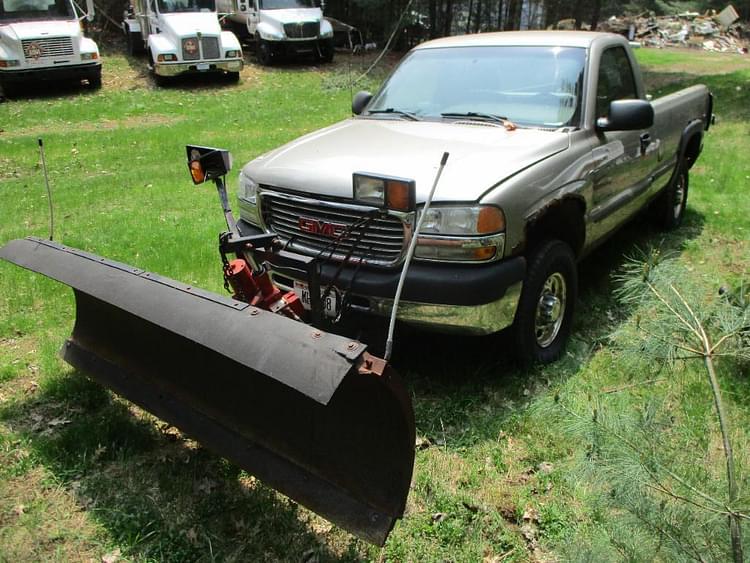 GMC 2500 Equipment Image0