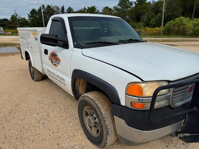 Image of GMC 2500HD equipment image 3