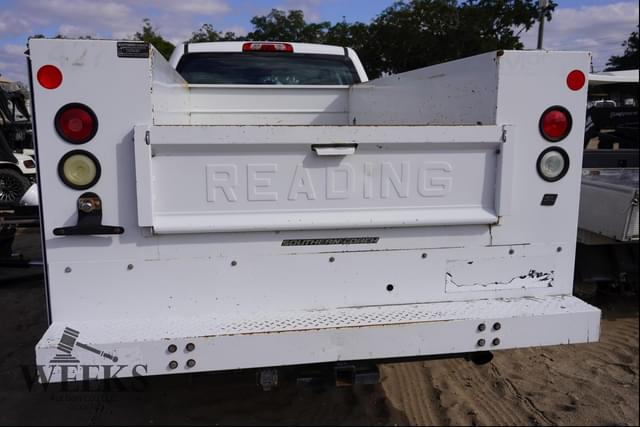 Image of GMC 2500HD equipment image 3