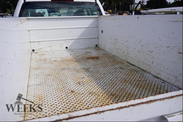 Image of GMC 2500HD equipment image 4