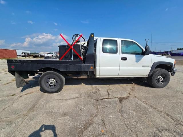 Image of GMC 3500 equipment image 4