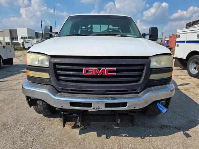 Image of GMC 3500 equipment image 1