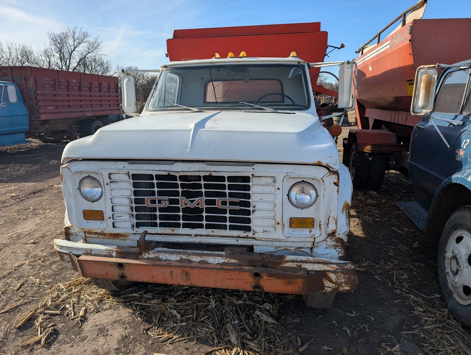 GMC 5500 Equipment Image0
