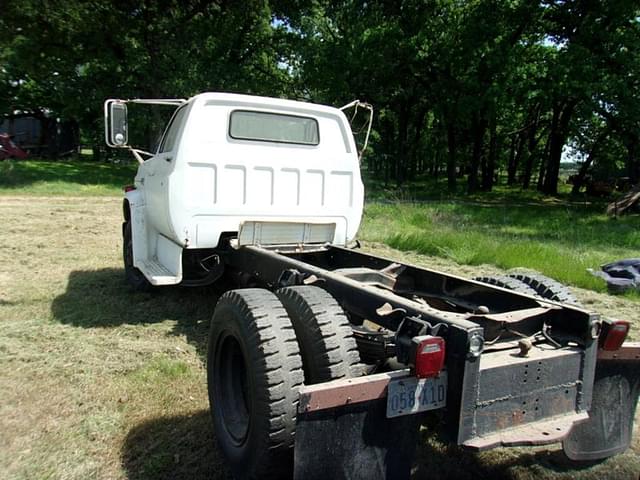 Image of GMC 6000 equipment image 3