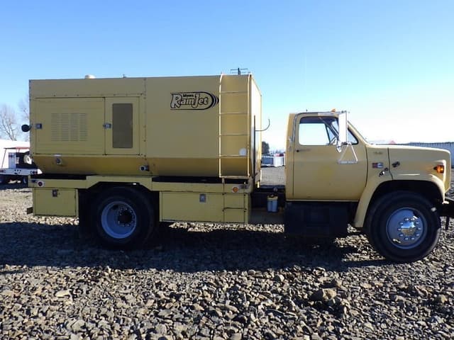 Image of GMC 7000 equipment image 3