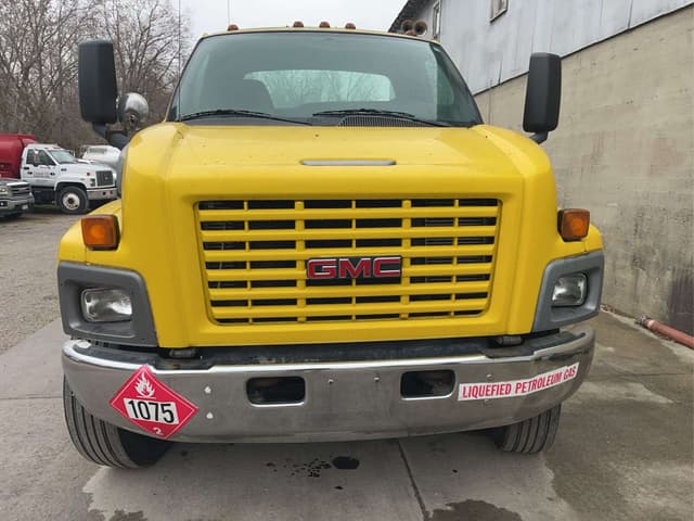 Image of GMC 7500 equipment image 1