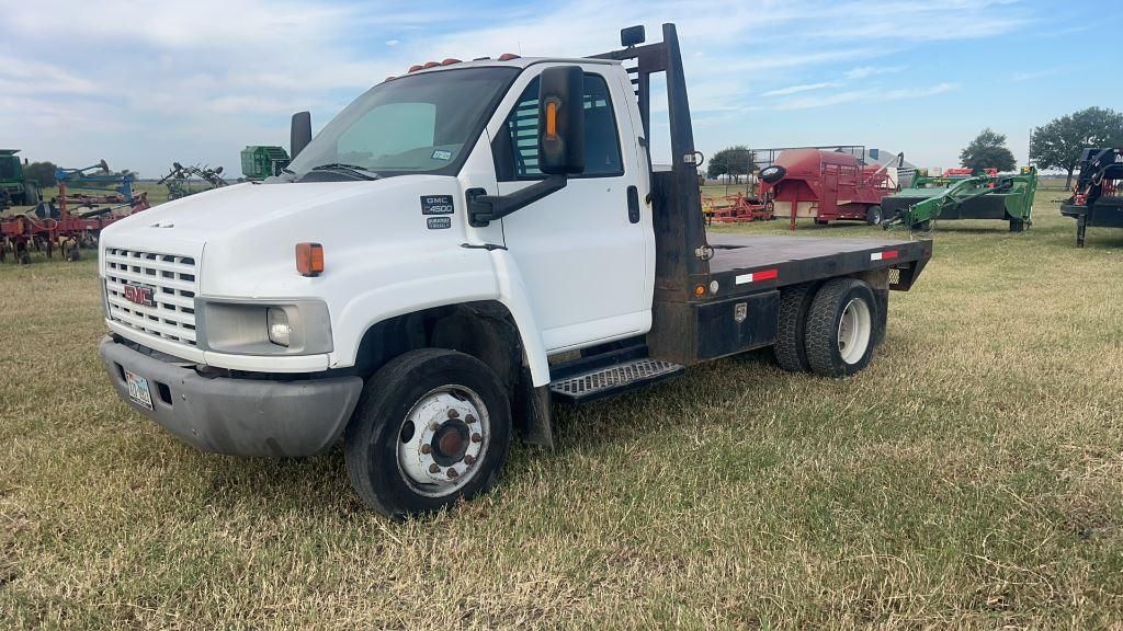 GMC C4500 Equipment Image0
