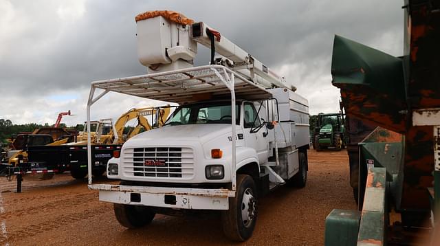 Image of GMC C7500 equipment image 1