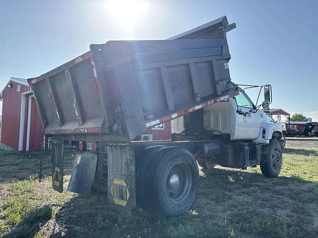 Image of GMC C7500 equipment image 4