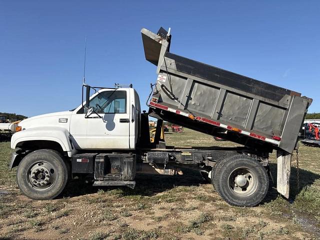 Image of GMC C7500 equipment image 1