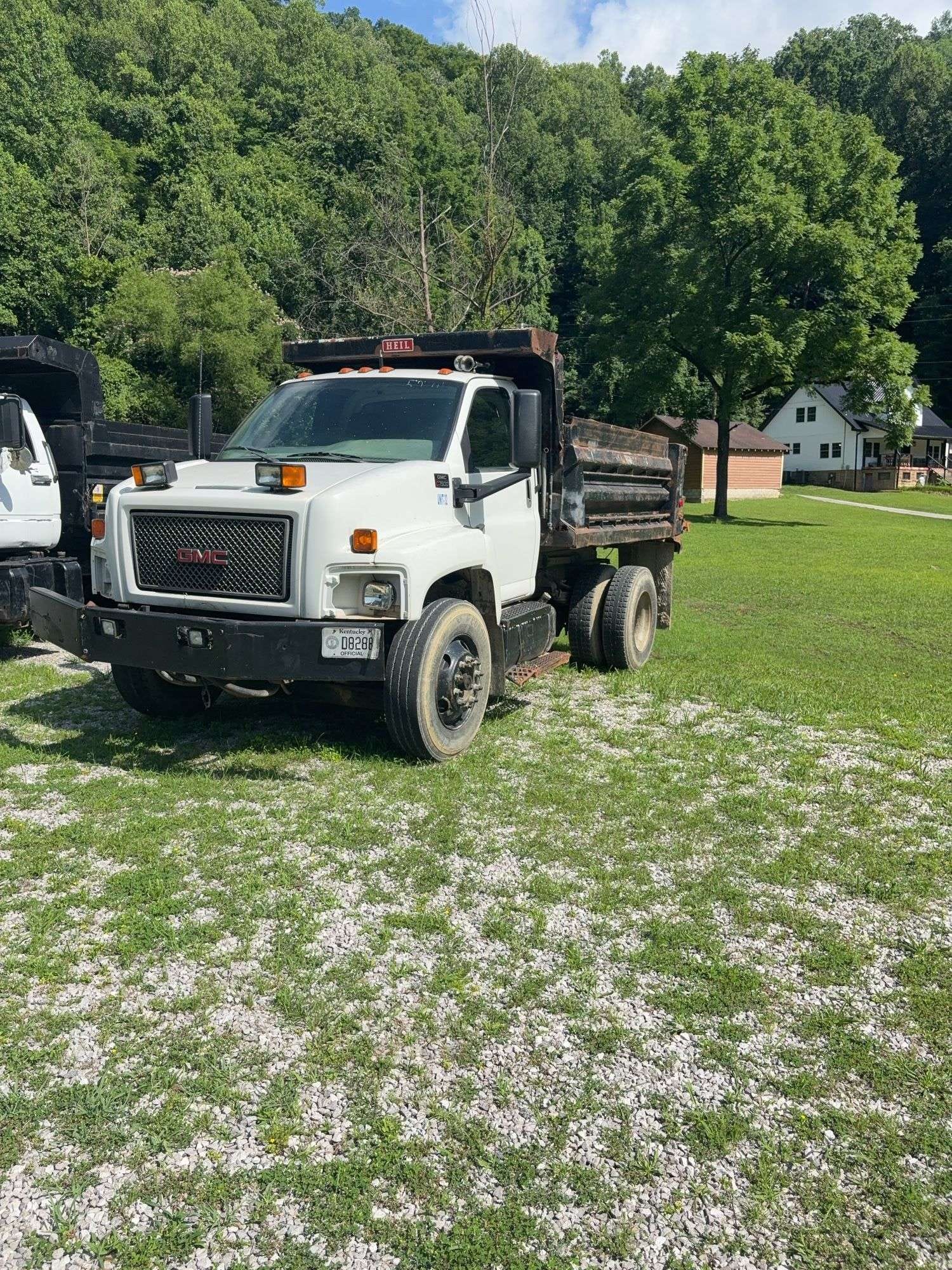 GMC C7500 Equipment Image0