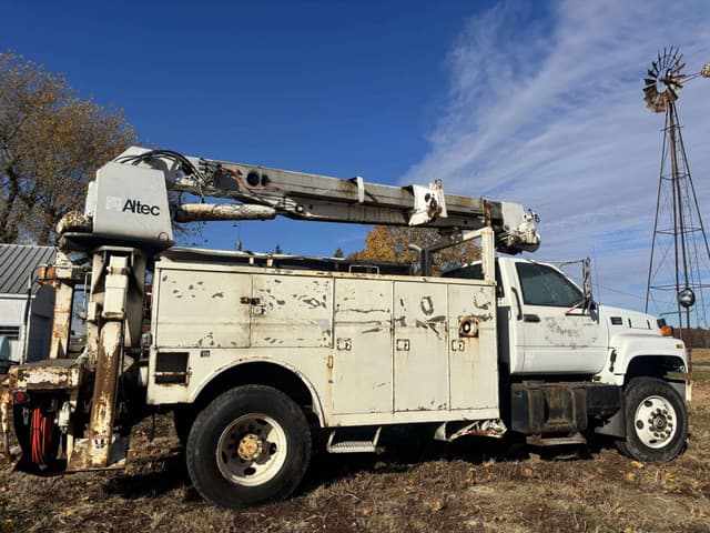 Image of GMC C7500 equipment image 3