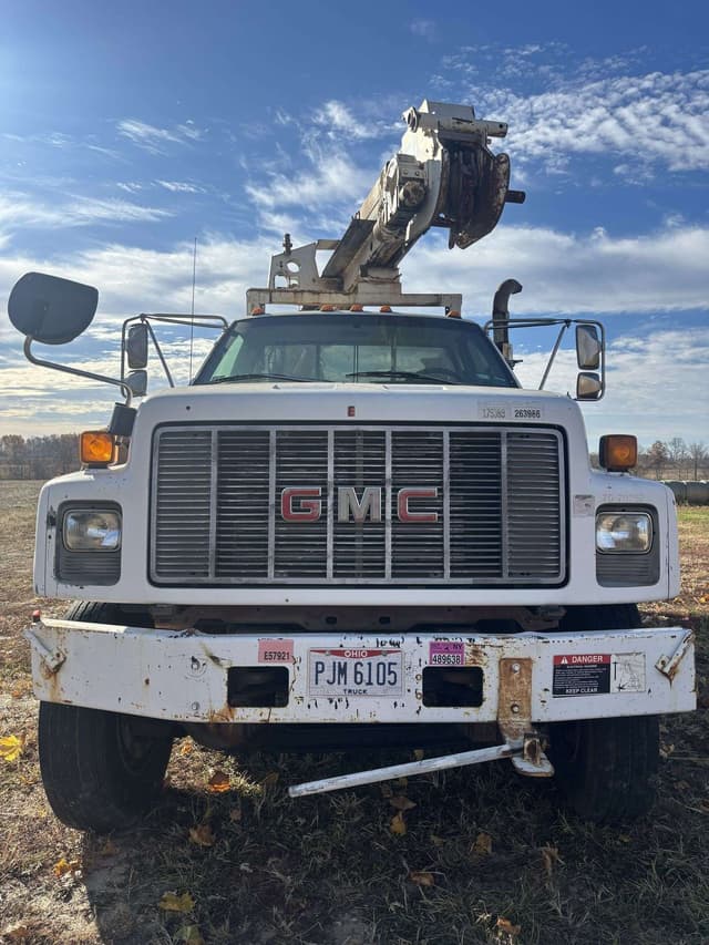 Image of GMC C7500 equipment image 4