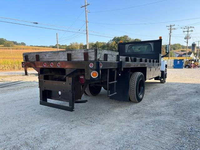 Image of GMC C8500 equipment image 4