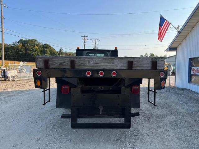 Image of GMC C8500 equipment image 3
