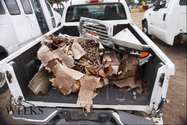 Image of GMC Canyon equipment image 3