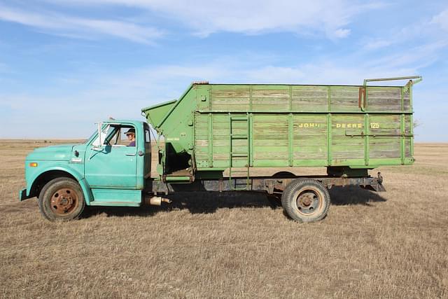 Image of GMC 5500 equipment image 1