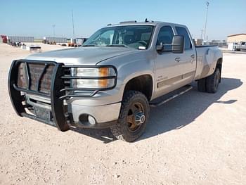 GMC 3500HD Equipment Image0