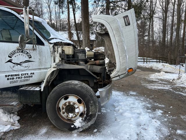 Image of GMC C6500 equipment image 3