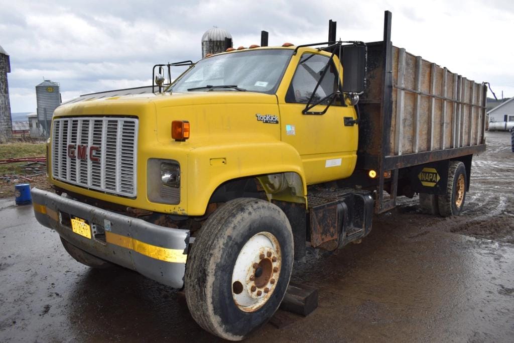 GMC Topkick Equipment Image0