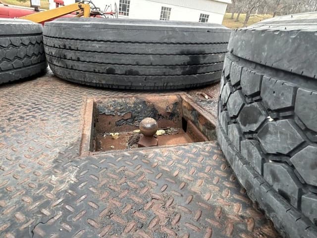 Image of GMC Topkick equipment image 4