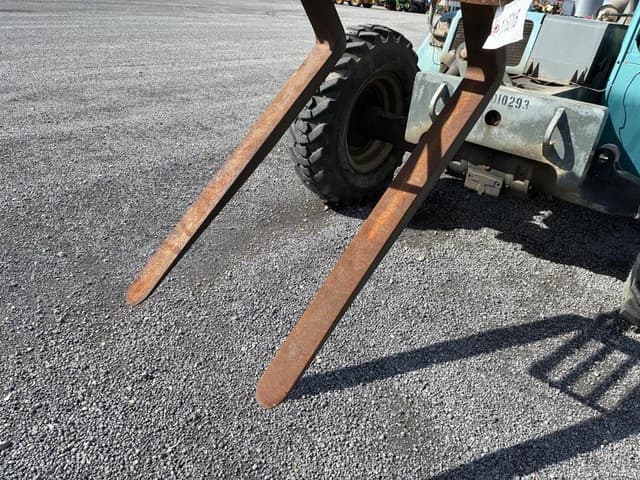 Image of Gradall G6-42P equipment image 3