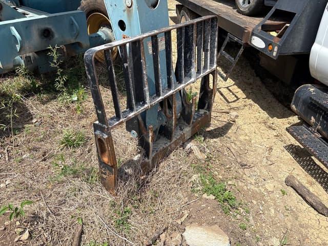 Image of Gradall G6-42P equipment image 4