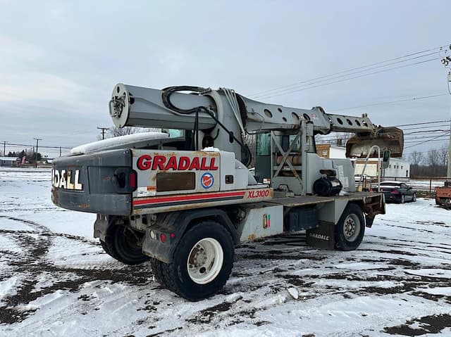Image of Gradall XL3100 equipment image 4