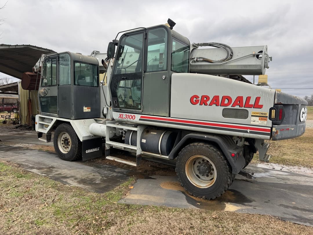 Image of Gradall XL3100 Image 1