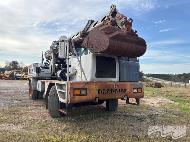 Image of Gradall XL3100 equipment image 2