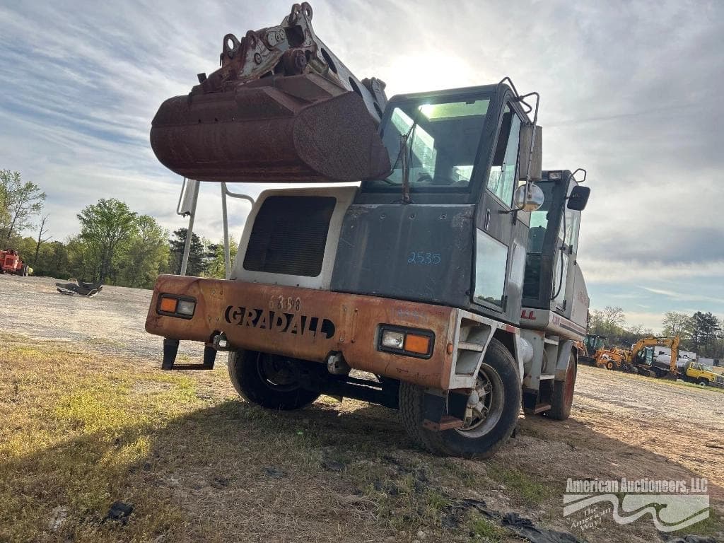 Image of Gradall XL3100 Primary image