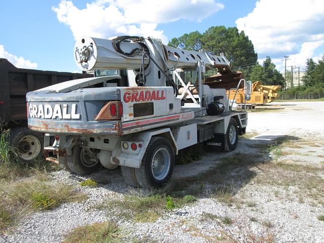 Image of Gradall XL3100 equipment image 3