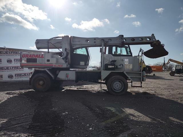 Image of Gradall XL3100 equipment image 3