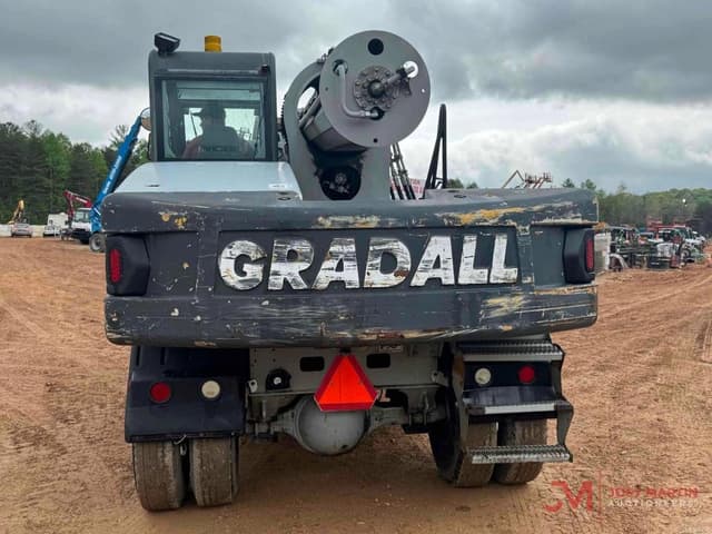 Image of Gradall XL3100 equipment image 4
