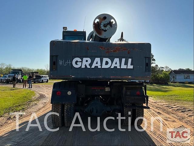Image of Gradall XL5100 equipment image 3