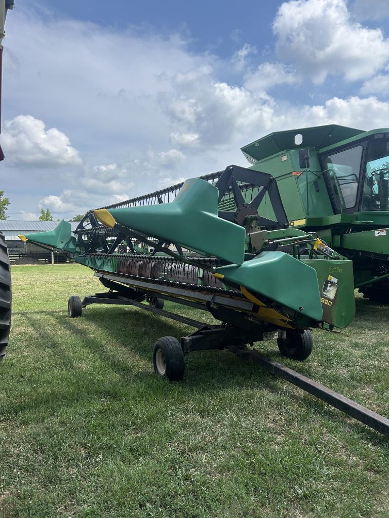Image of John Deere 920 Primary image